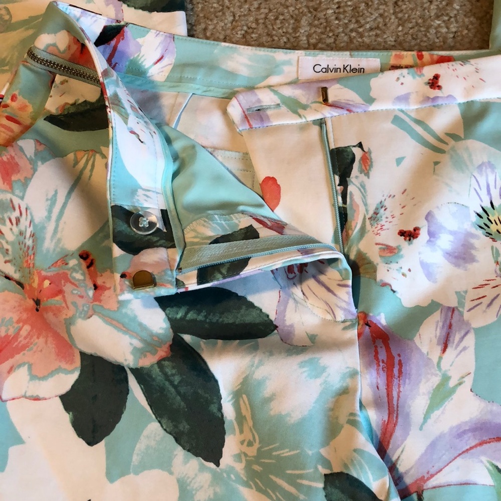 Calvin Klein Floral Cropped Pants in Mint, Coral, Green - Picture 7 of 8